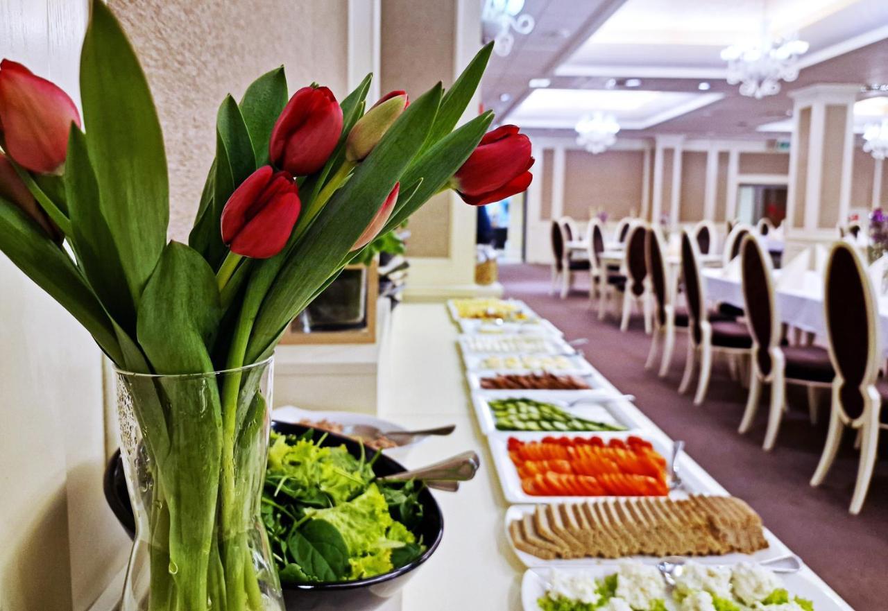 Hotel Prezydencki 4-Star Жешов Екстериор снимка