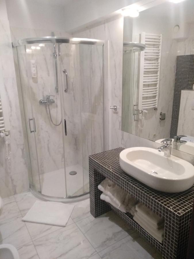 Hotel Prezydencki 4-Star Жешов Екстериор снимка