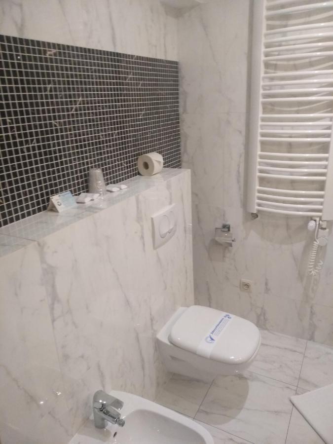 Hotel Prezydencki 4-Star Жешов Екстериор снимка