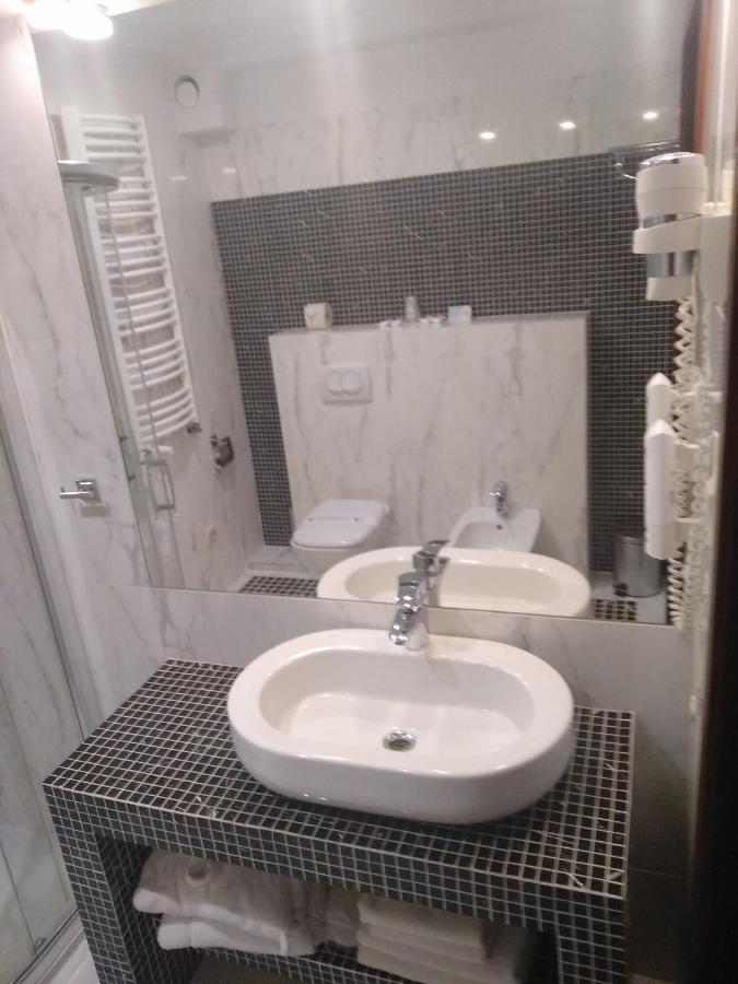 Hotel Prezydencki 4-Star Жешов Екстериор снимка