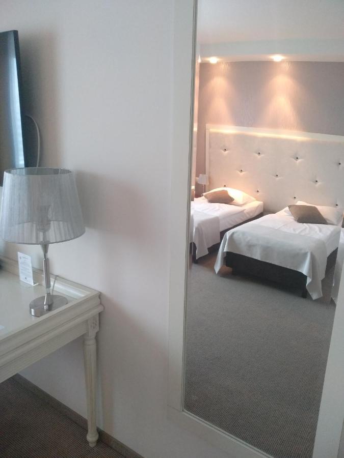 Hotel Prezydencki 4-Star Жешов Екстериор снимка