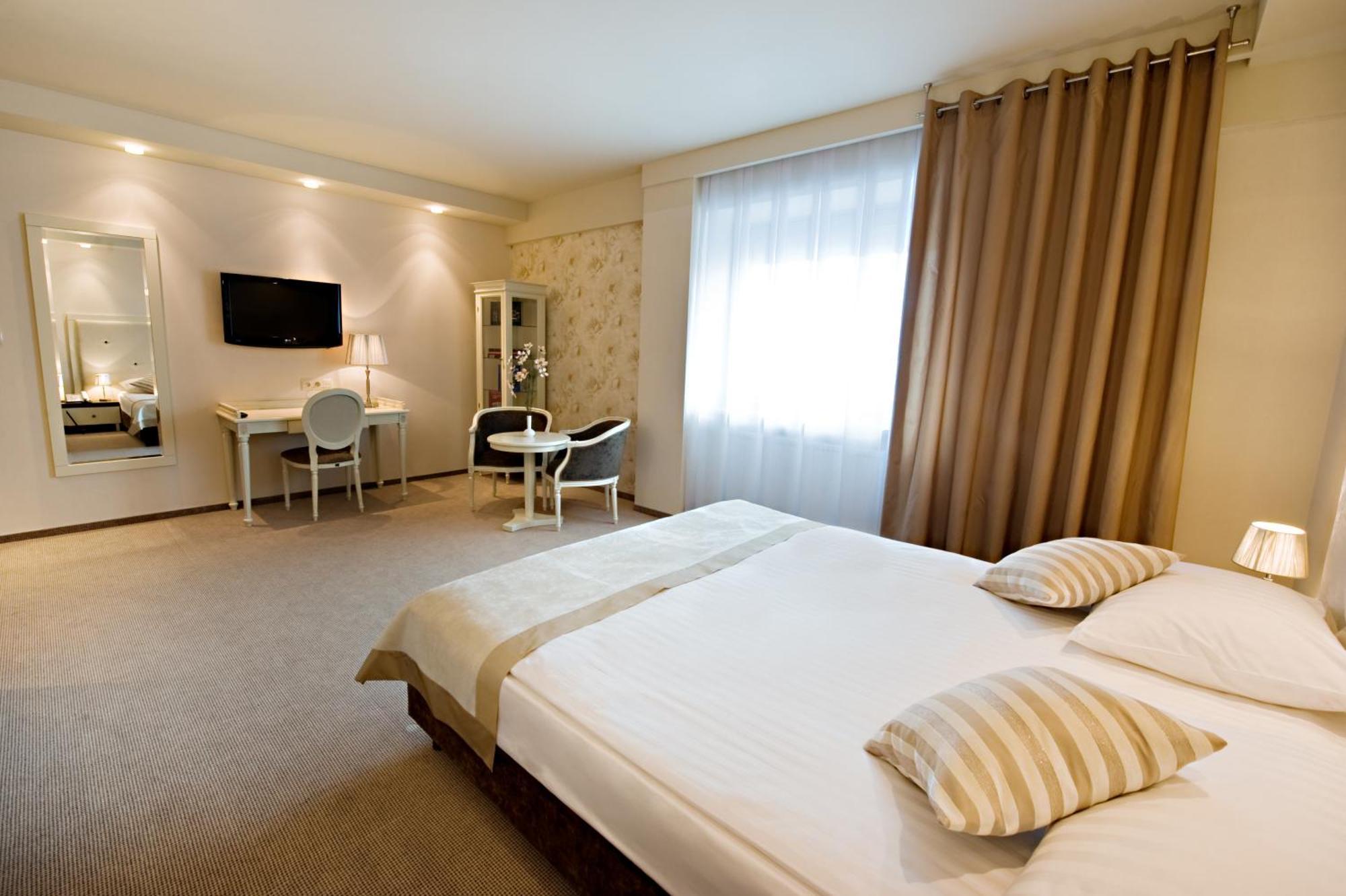 Hotel Prezydencki 4-Star Жешов Екстериор снимка