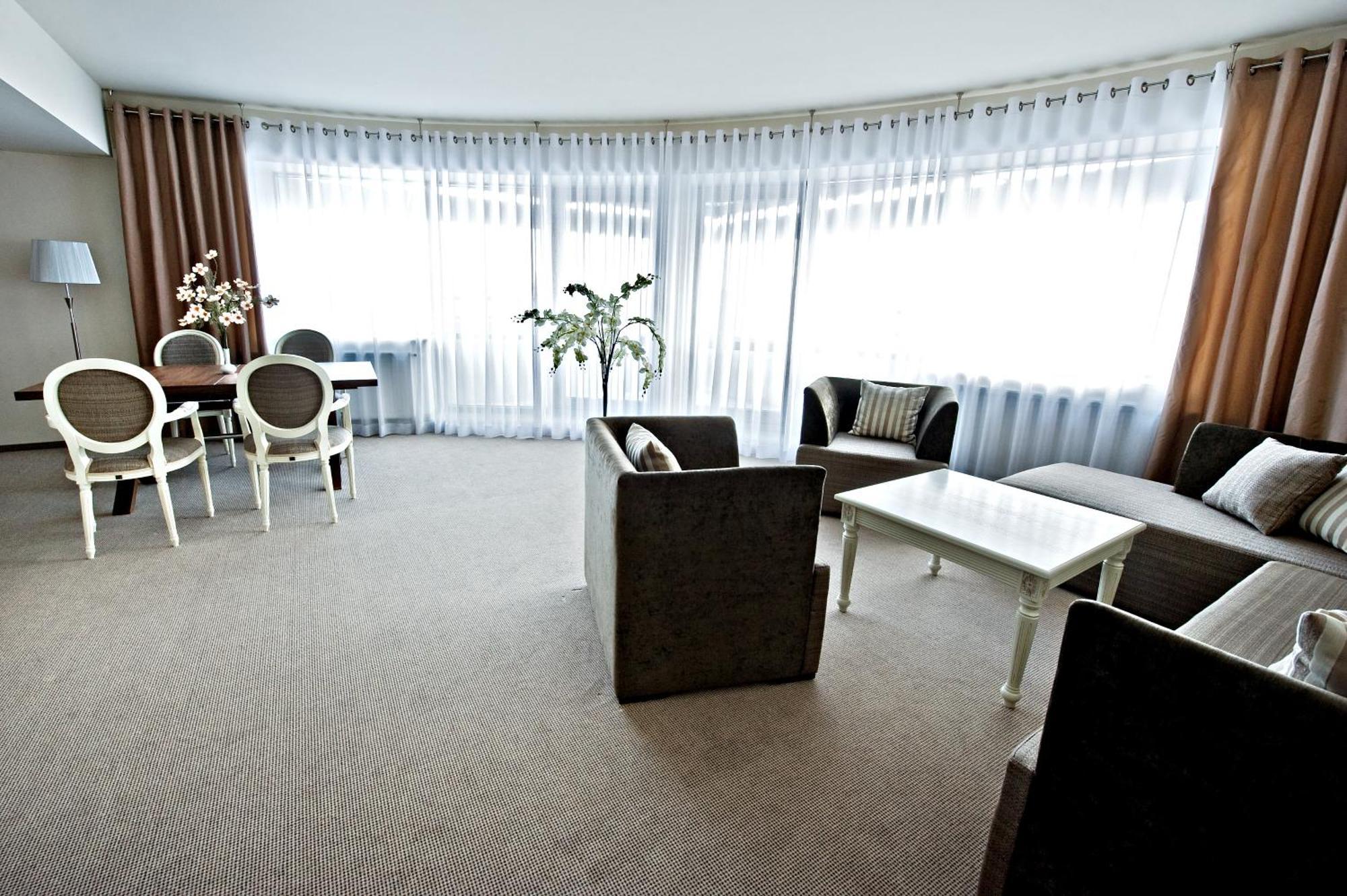Hotel Prezydencki 4-Star Жешов Екстериор снимка