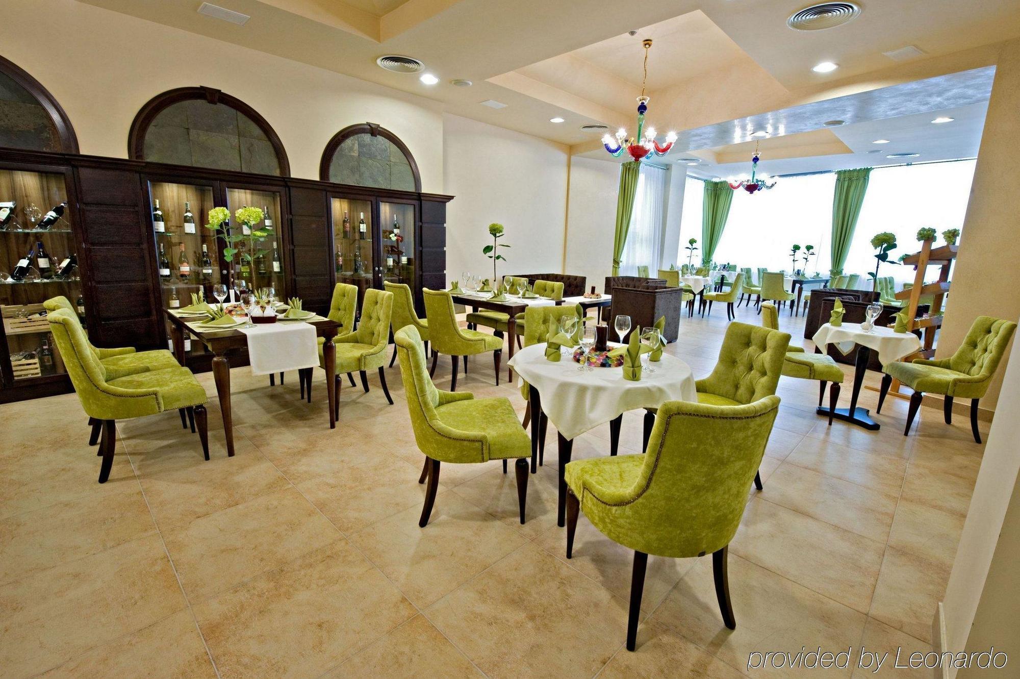 Hotel Prezydencki 4-Star Жешов Екстериор снимка