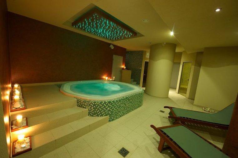 Hotel Prezydencki 4-Star Жешов Екстериор снимка