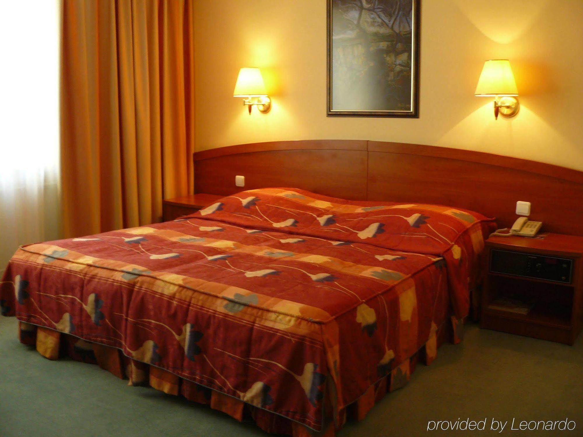 Hotel Prezydencki 4-Star Жешов Стая снимка